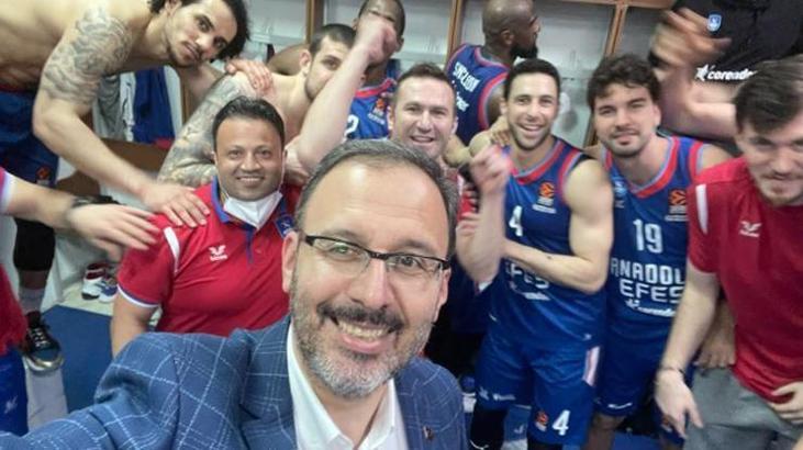 Bakan Kasapoğlu: İnanıyorum ki ikinci şampiyonluk Anadolu Efes ile gelecek