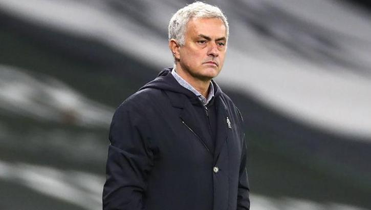 Roma Mourinho ile anlaştı