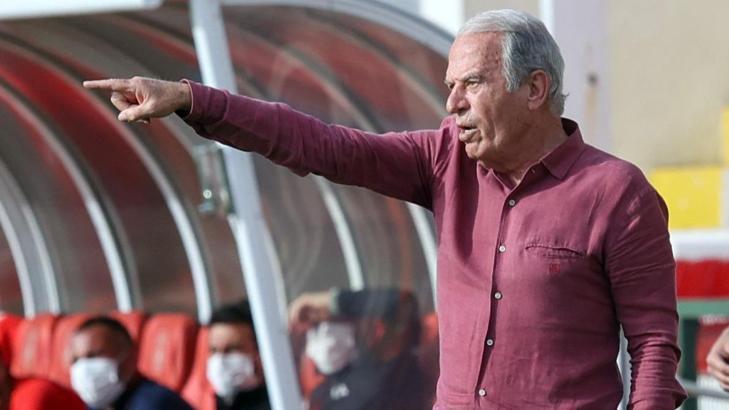 Altay'da Mustafa Denizli'den gençlere markaj