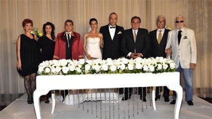 Camia Curoğlu'nun düğününde buluştu