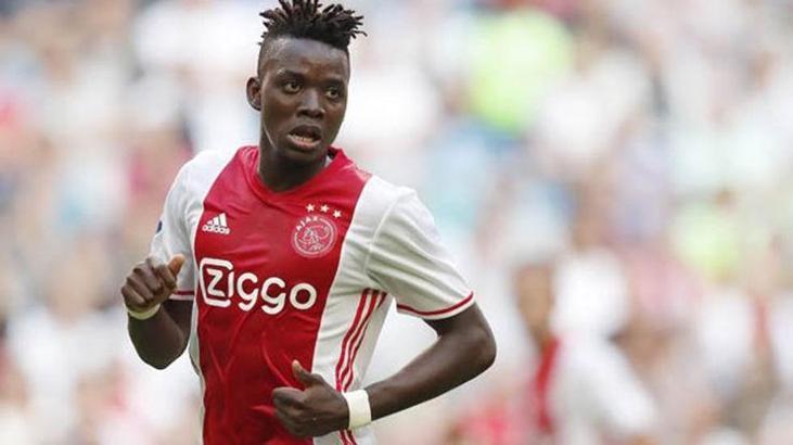 Galatasaray Bertrand Traore'yi istiyor....