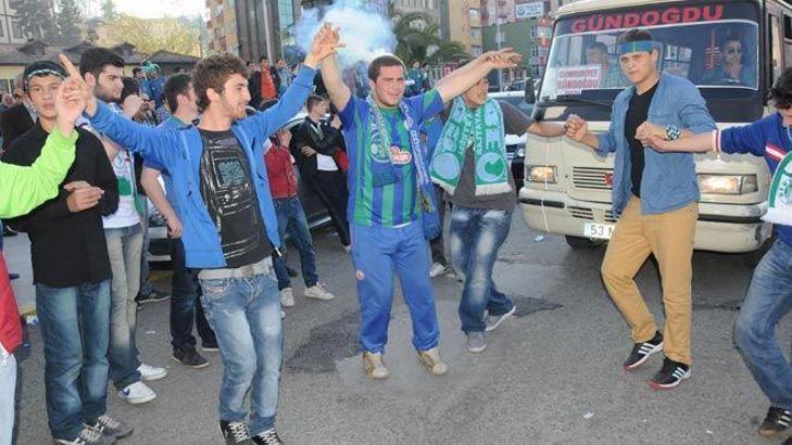 Rize'de sevinç sokağa taştı