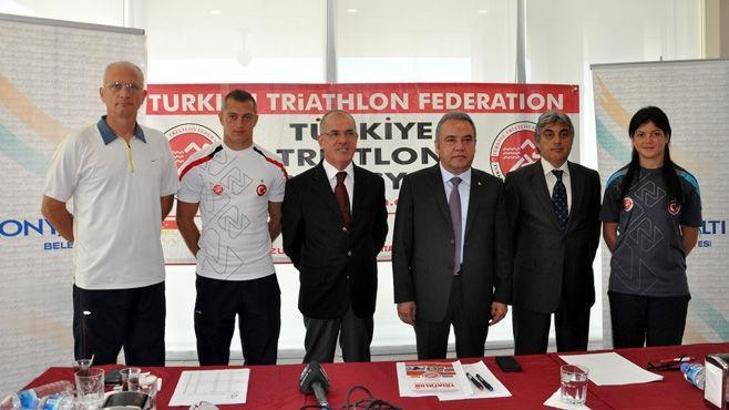 Triatlon Kupası'ında start verildi