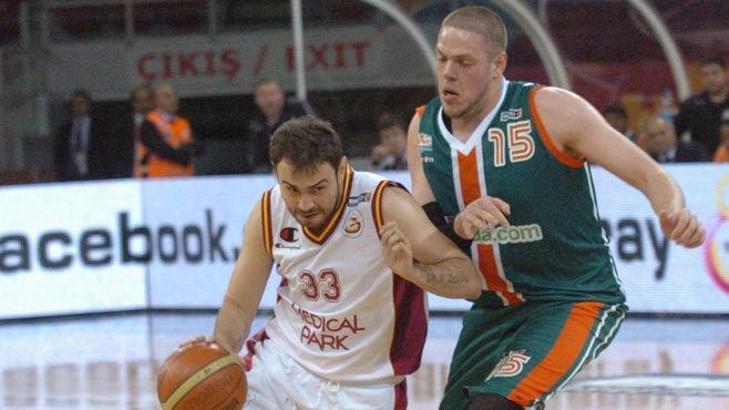 Aslan liderliği sevdi: 83-75