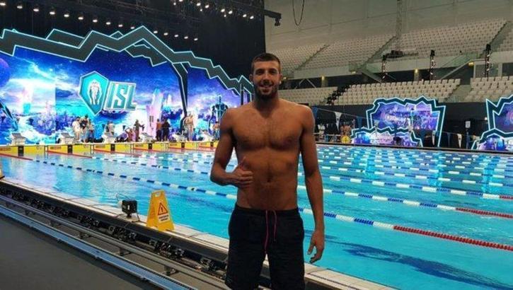 Emre Sakçı, erkekler 100 metre kurbağalamada üçüncü oldu