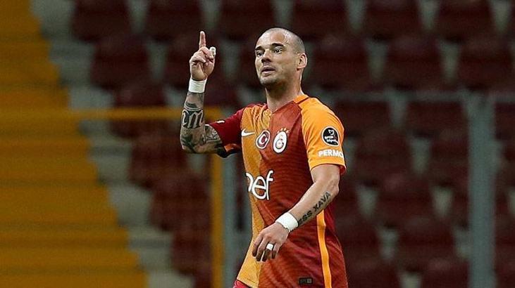 Sneijder'den hakeme Türkçe tepki: Galatasaray olunca...