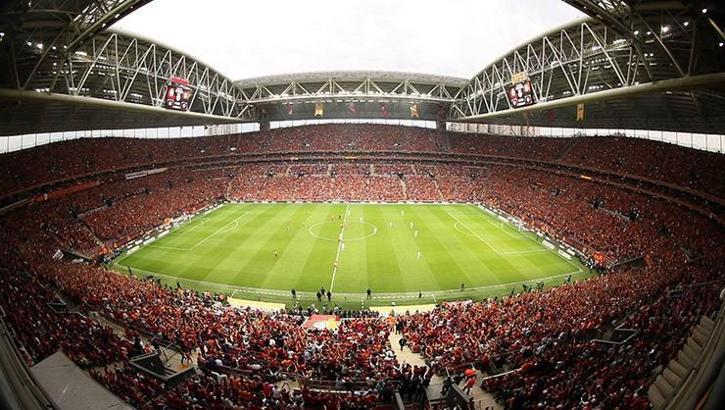 Galatasaray'dan sürpriz hamle! Stadın kapasitesi 60 bine çıkarılacak!
