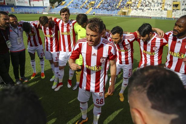 ÖZET | Adana Demirspor - Sivasspor maç sonucu: 1-1
