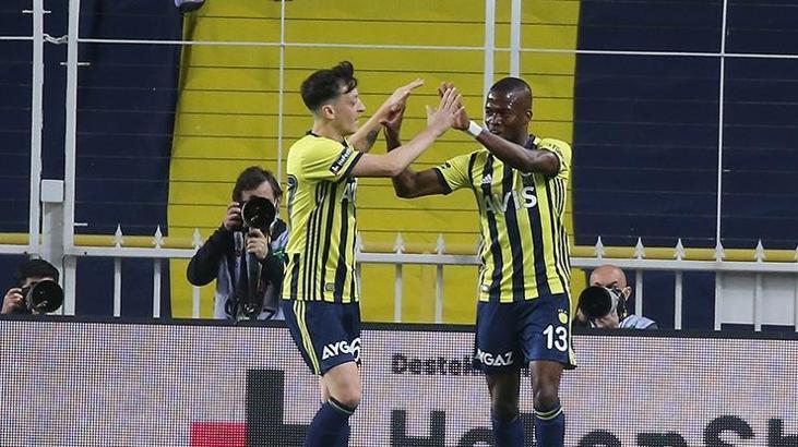 Fenerbahçe Beşiktaş'a nazire yaptı! 14 dakikada 3 gol...