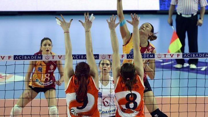 Eczacıbaşı finalde: 3-0