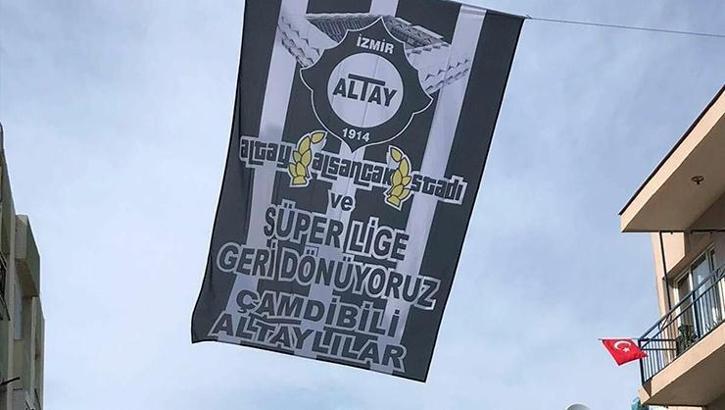 Altay'a 12'nci adamdan bayraklı destek