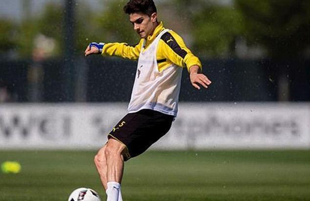 Borussia Dortmund'da Marc Bartra'ya 'selfie'li karşılama