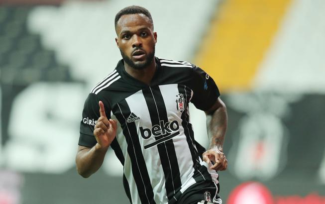 Beşiktaş'ın golcüsü Cyle Larin krallığı istiyor!