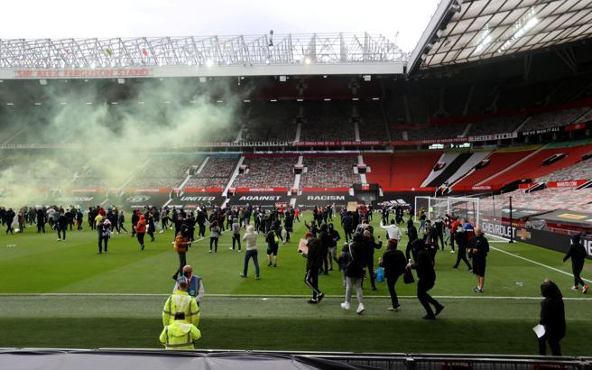 Manchester United-Liverpool maçı öncesi yaşanan olaylar için Premier Lig'den resmi açıklama