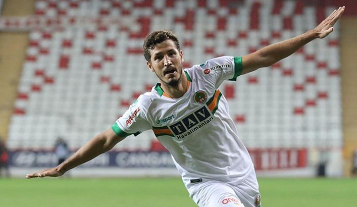 Salih Uçan'ın menajerinden son dakika açıklaması! Galatasaray, Beşiktaş ve Trabzonspor