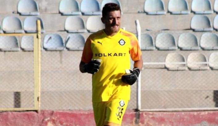 Altay'da Cihan Topaloğlu eldivenleri bırakmadı