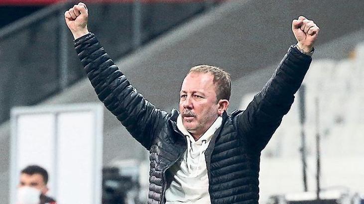 Sergen Yalçın Beşiktaş'la şampiyonluğa çok yakın