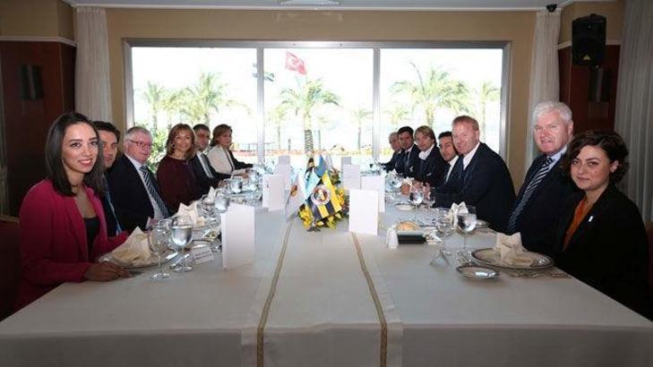 Fenerbahçe'den Lazio yöneticilerine yemek