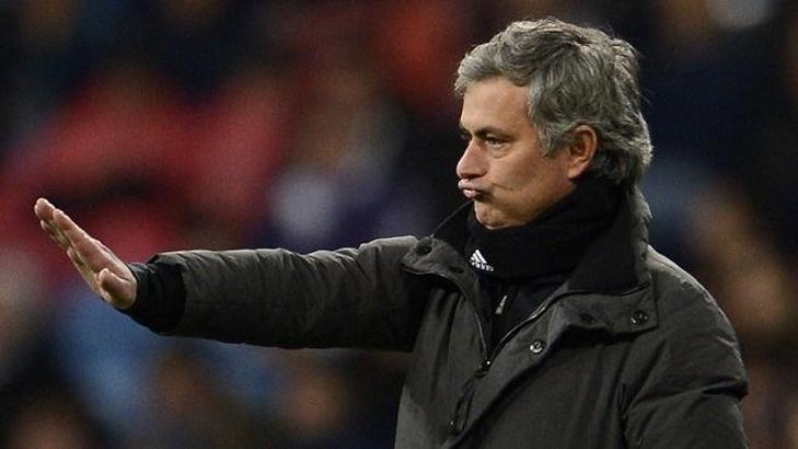 Mourinho soğuk savaşı başlattı!