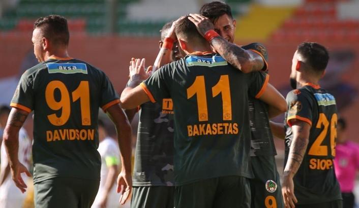 Alanyaspor'da Davidson ile Bareiro, rakiplere korku salıyor