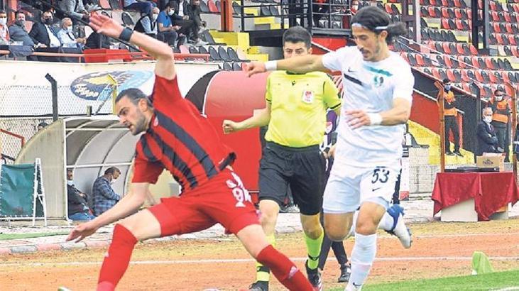 2.Lig'de Sakaryaspor Play-Off'u garantiledi