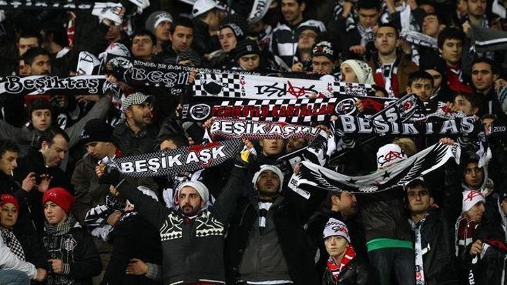 Beşiktaş taraftarı yıkıldı