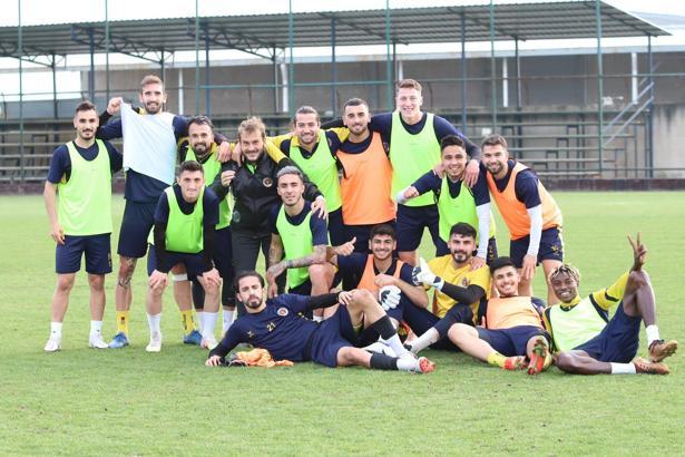 Menemenspor'u beraberlikler kurtardı
