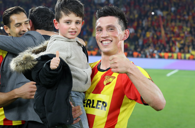Göztepeli Andre Castro taraftarlara Türkçe seslendi
