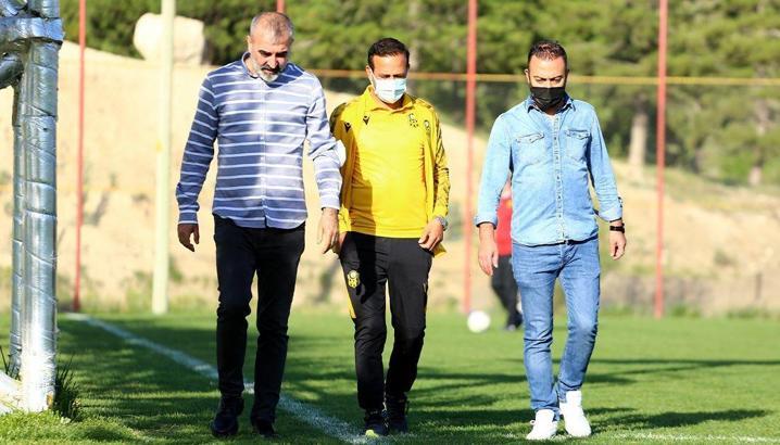 Yeni Malatyaspor Başkanı Adil Gevrek, antrenmanı takip etti
