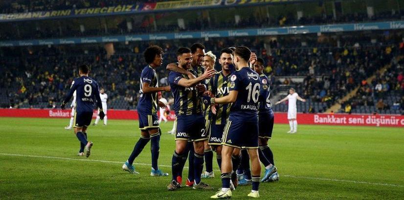 SON DAKİKA | Fenerbahçe'de bir futbolcuda corona virüs belirtilerine rastlandı