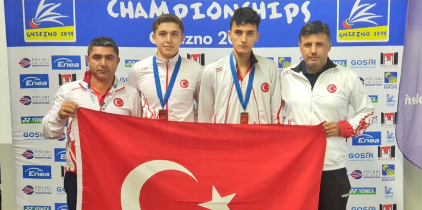 Badmintonda çifte Avrupa üçüncülüğü