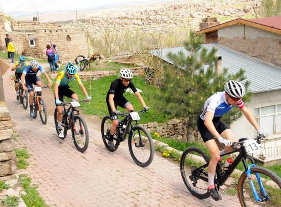 12 ülkeden 55 sporcu, Koramaz Vadisi'nde pedal çevirdi