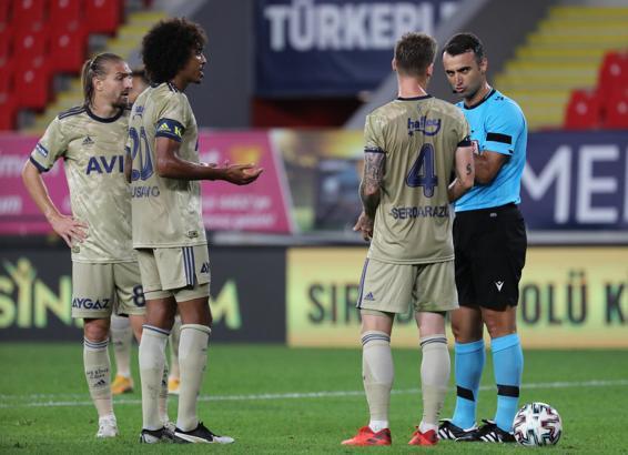 Serdar Aziz'den flaş sözler: Hakem elinden geleni yaptı!