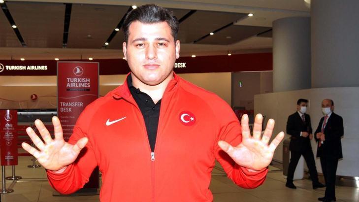 10. kez Avrupa Şampiyonu olan Rıza Kayaalp yurda döndü