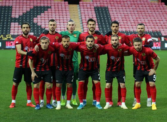 Eskişehirspor kalesini gole kapatamıyor! TFF 1.Lig'in en çok gol yiyen takımı
