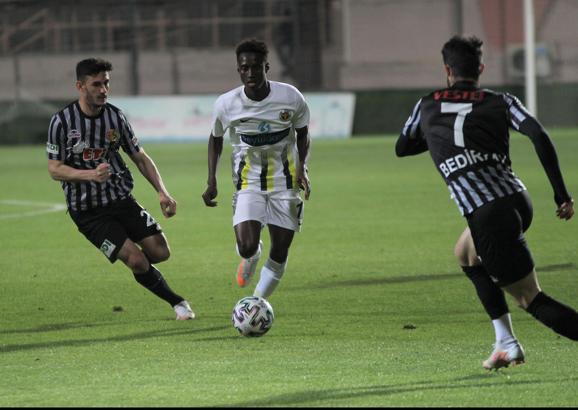 (ÖZET) Menemenspor - Eskişehirspor maç sonucu: 2-1