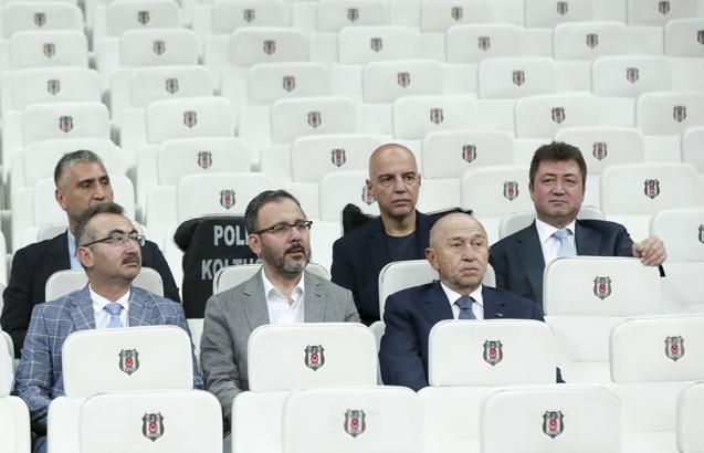Bakan Kasapoğlu'ndan kadın milli voleybolculara tebrik