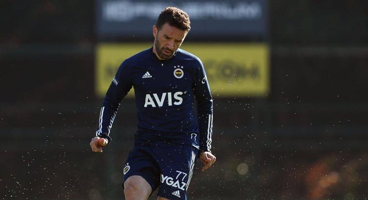 Fenerbahçe'de Gökhan Gönül, Kasımpaşa maçıyla kadroya döndü