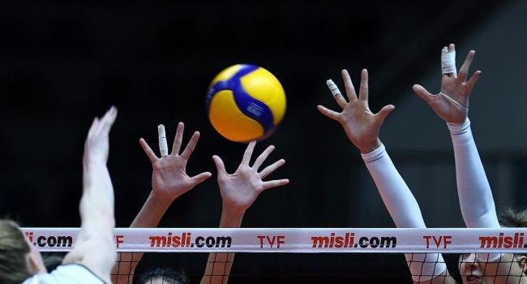 Voleybol Sultanlar Ligi'ne yükselecek iki ekip İzmir'de belli olacak