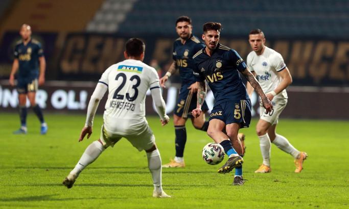 Fenerbahçe'de 9, Kasımpaşa'da 5 futbolcu kart sınırında