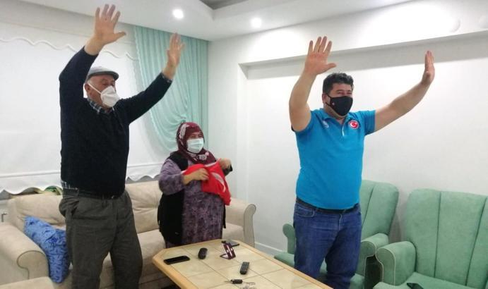 Rıza Kayaalp'in baba evinde şampiyonluk sevinci