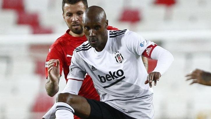 SON DAKİKA! Beşiktaş'a Kayserispor maçı öncesi Atiba Hutchinson şoku! Kadrodan çıkarıldı