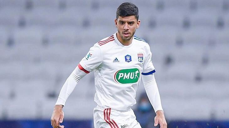 Cenk Özkaçar Lyon'da ilk kez forma giydi