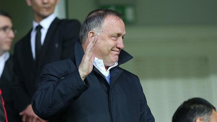 Advocaat süper emeklilik istedi!