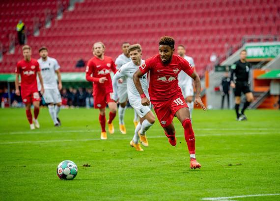 Başakşehir'in rakibi Leipzig, Augsburg'u 2-0'la geçti