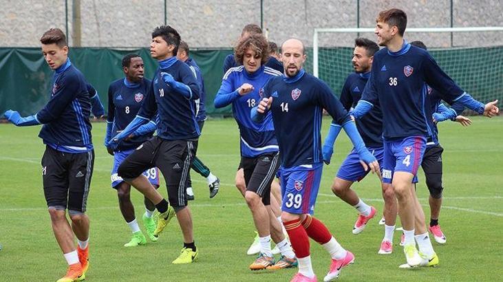 Kardemir Karabükspor iki eksikle çalıştı
