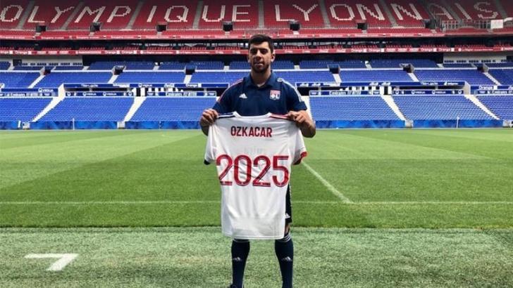 Cenk Özkaçar Altay'ı gururlandırdı