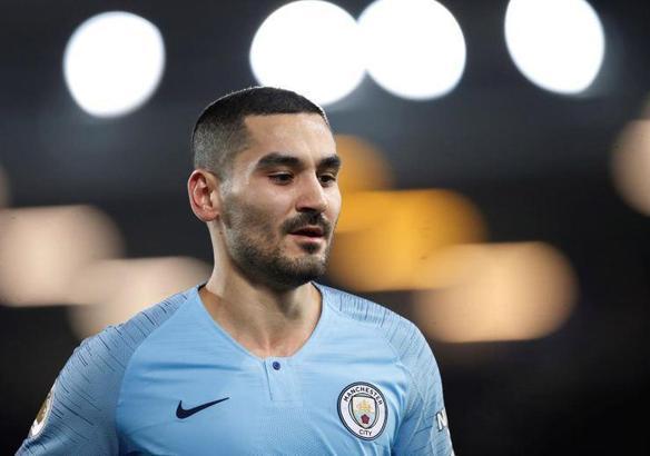 İlkay Gündoğan: Hiç kimse futbolcuları düşünmüyor mu?