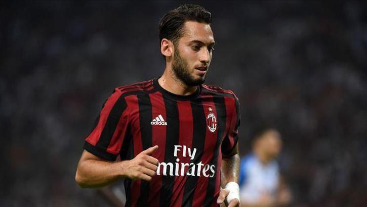 Milan ile Hakan Çalhanoğlu arasındaki görüşmeler tıkandı