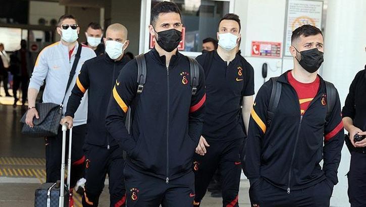 Galatasaray kafilesi Antalya'ya geldi